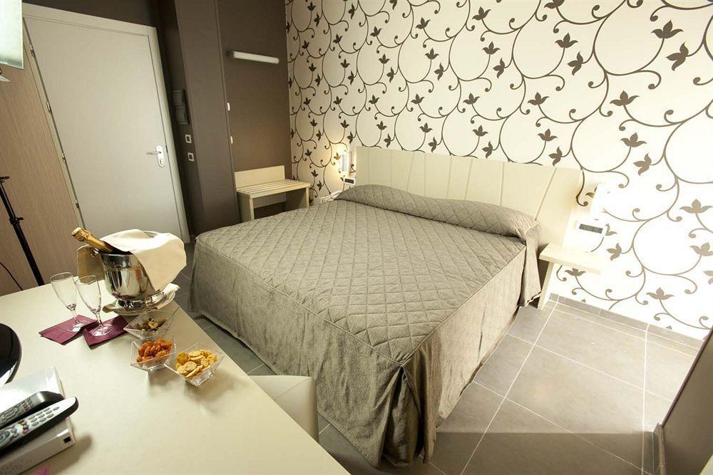 Rolling Hotel Казорія Екстер'єр фото
