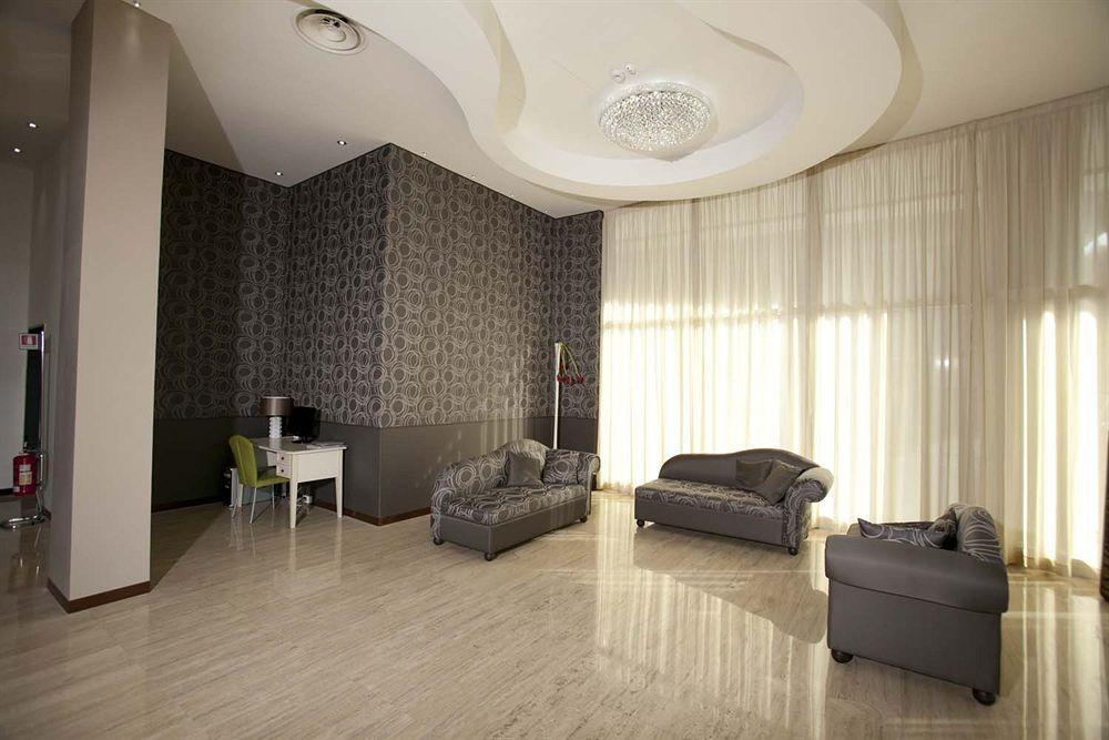 Rolling Hotel Казорія Екстер'єр фото