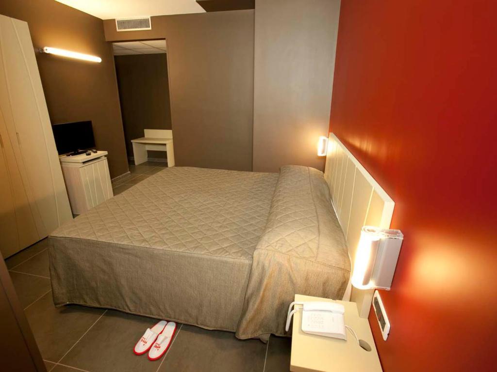 Rolling Hotel Казорія Номер фото