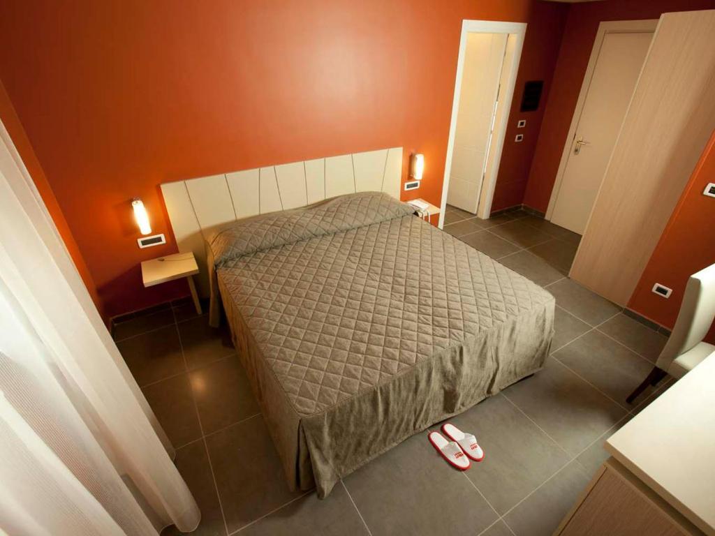 Rolling Hotel Казорія Номер фото