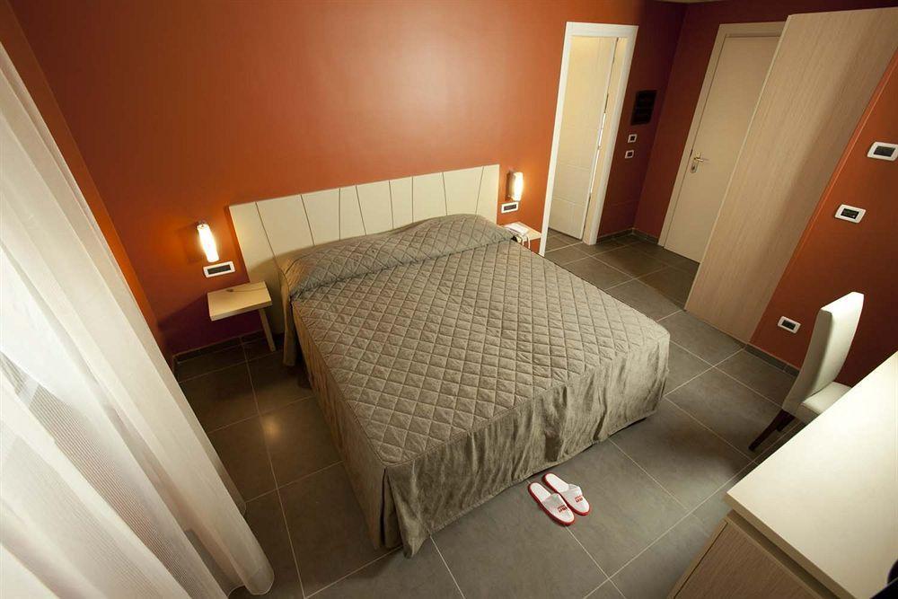Rolling Hotel Казорія Екстер'єр фото